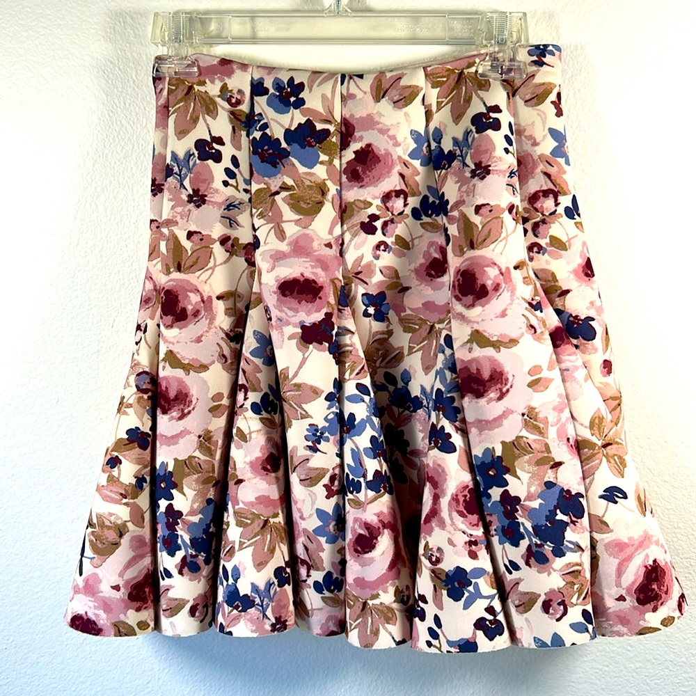 Lauren Conrad Runway flare mini skirt, size 2